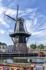 Fototapeta na wymiar Ein Wahrzeichen von Haarlem: Windmühle 