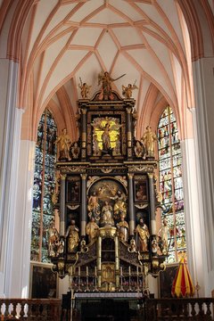 Innenraum der Basilika St. Michael in Mondsee im Salzkammergut.