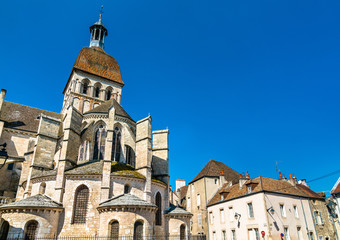 Obraz premium Basilica Notre Dame in Beaune, France
