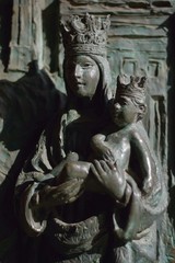 Virgin with a child in her arms, Spain