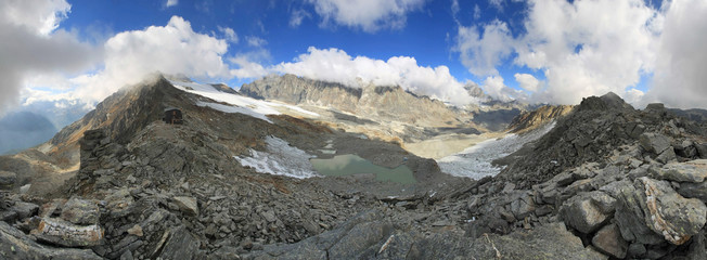 Vedretta di Scerscen inferiore dall'ex rifugio Scerscen-Entova