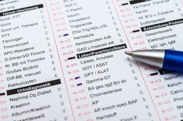 Fototapeta premium Blutuntersuchung im Labor