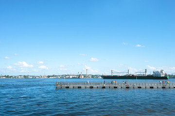 Obraz premium キューバ・ハバナの波止場