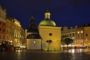 Fototapeta na wymiar The historic Rynek Glowny square in old town Krakow at night 