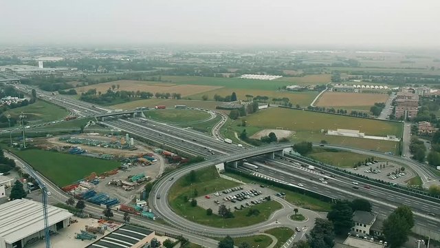 Drone su raccordo autostradale