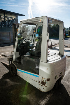  chariot &eacute;l&eacute;vateur