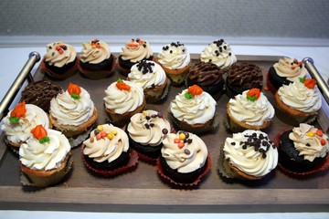 The cupcakes look delicious.