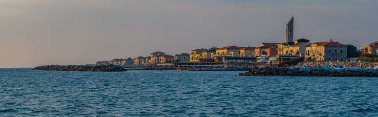 Fototapeta na wymiar view of Marina di Pisa