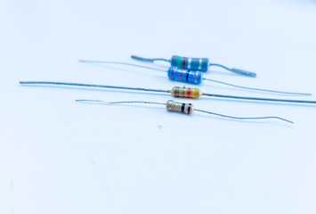 Resistor with many parts