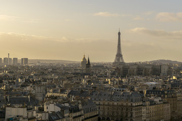 Fototapeta na wymiar Eiffel Tower from Notre Dame cathedral