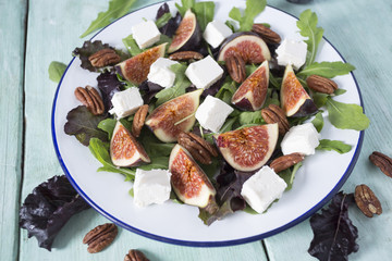 figs, feta,rucola and pecan nut salad