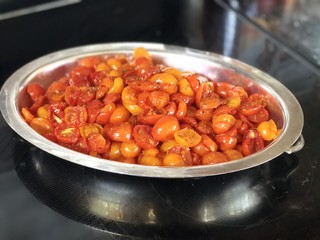 Fresh tomatoes 