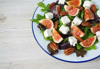 figs, feta,rucola and pecan nut salad