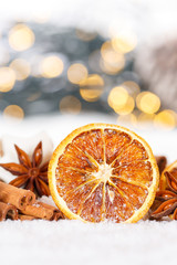 Weihnachten Weihnachtsdeko Weihnachtsdekoration Hochformat Orange Dekoration Winter Schnee