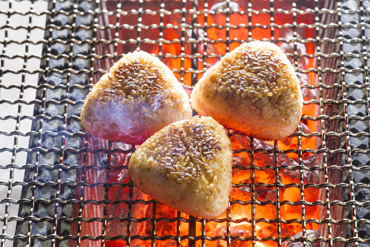 やきおにぎり のストック写真 ロイヤリティフリーの画像 ベクター イラスト Adobe Stock