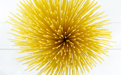Obraz premium Spaghetti yellow italian pasta line pattern food background concept,Close up.
