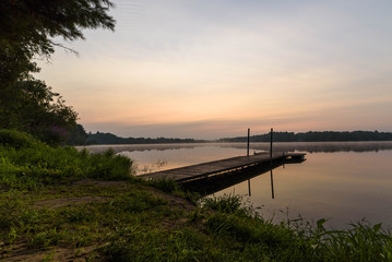 Fototapeta na wymiar Lakeside dawn