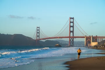 Crédence de cuisine en verre imprimé Plage de Baker, San Francisco Homme Jogging à Baker Beach, San Francisco