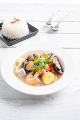 Tom Yum goong nam sai - Seafood Thai soup