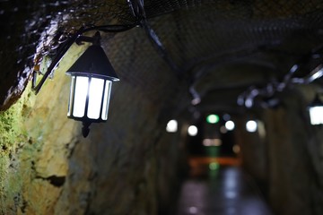鉱山の地下トンネル
