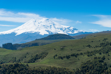 Fototapeta premium Beautifull landscape view of the mount Elbrus - the highest mountain in Europe. Caucasus mountains at autumn season time.