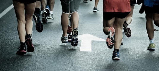 people practicing running