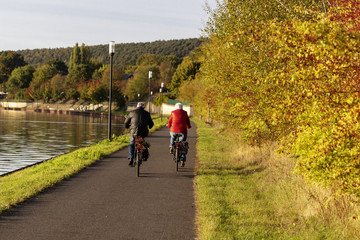 Radtour im Herbst am Dortmund-Ems-Kanal