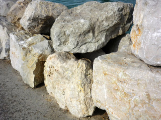 rocas en la bahía de Cadiz, Andalucía. España