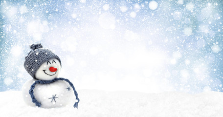 Schneemann im dichten Schneegestöber