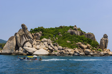 Granitfelsen an der Küste von Koh Tao, Thailand