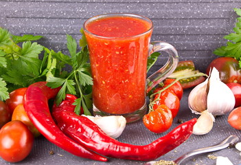 Домашняя аджика острая,с перцем и чесноком