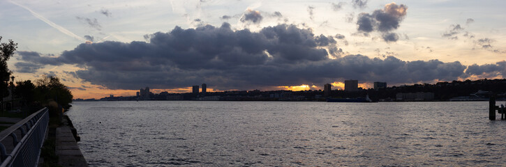 Fototapeta premium sunset clouds horizon