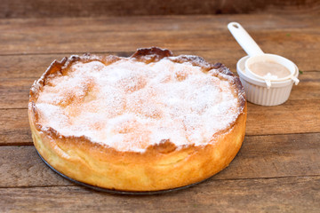 Ganzer Apfelkuchen