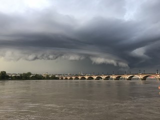 Bordeaux sous l'orage