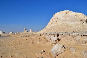 Fototapeta na wymiar Western White desert scenery. Sahara, Egypt