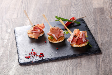 Bruschetta with hamon