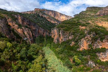 Fototapeta na wymiar Vero river canyon from the lookout point, Alquezar, Huesca, Spain