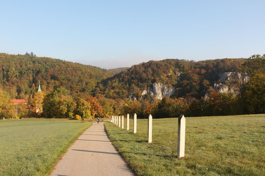 Blick vom Frauenberg auf Kloster Weltenburg und die Weltenburger Enge