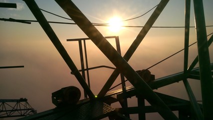 przemysłowy wschód słońca © Sebastian