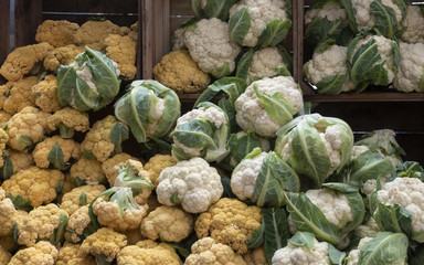 Fototapeta na wymiar Cauliflower at the farmers market