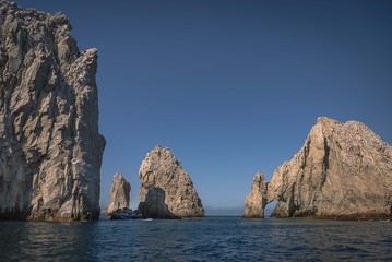 Fototapeta na wymiar The Arch of Cabo San Lucas at the tip of the Baja California peninsula in Mexico.
