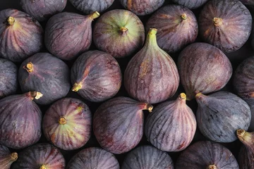 Gordijnen Many whole fresh purple figs as background, top view © New Africa