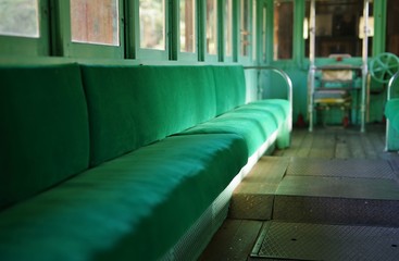 古い鉄道の車内