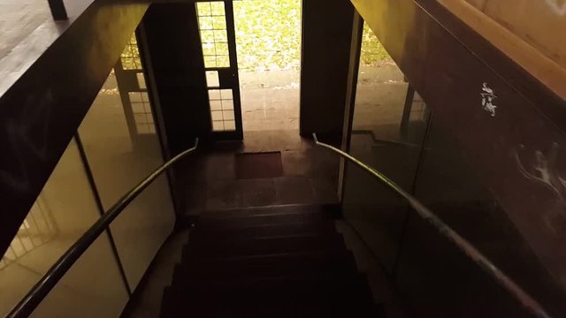 Subjective view, walking down the stairs, House over the stream (Casa puente o Casa sobre el arroyo, Mar del Pata)
