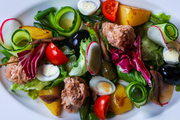 Tuna salad with vegetables