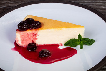 Tasty cheesecake with syrope