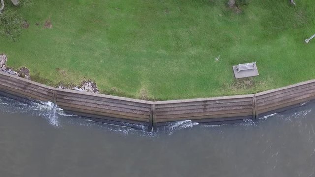 LEVY WALL AT LAKE PONCHARTRAIN IN NEW ORLEANS