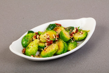 Brussels sprout with nuts