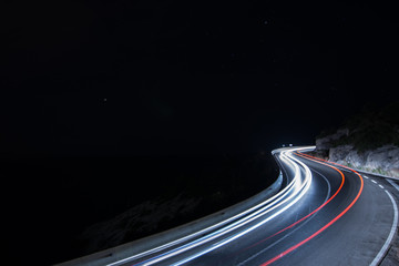 fotografia nocturna en carretera con larga exposicion