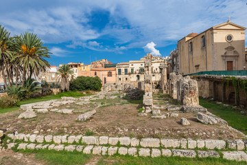 Naklejka premium Temple of Apollo. One of the most important ancient Greek monuments on Ortygia, in front of the Piazza Pancali in Syracuse, Sicily, Italy.